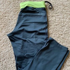 Nike cropped legging